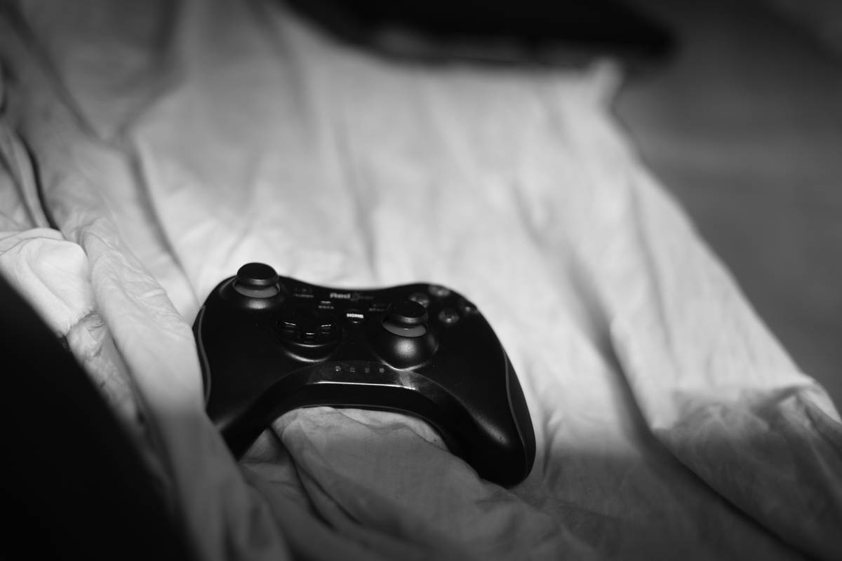 Why Your All-Nighter Setup Sucks—And How a Gaming Bed with Mattress Fixes It