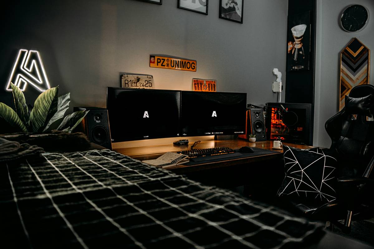 Why Your Gaming Setup Needs a Bed with Gaming Desk (And How to Nail It Without Wrecking Your Posture)