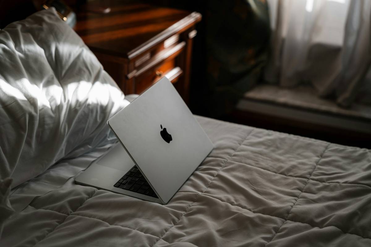 Why Your Late-Night Grind Needs a Gaming Table for Bed (And How to Pick the Right One)
