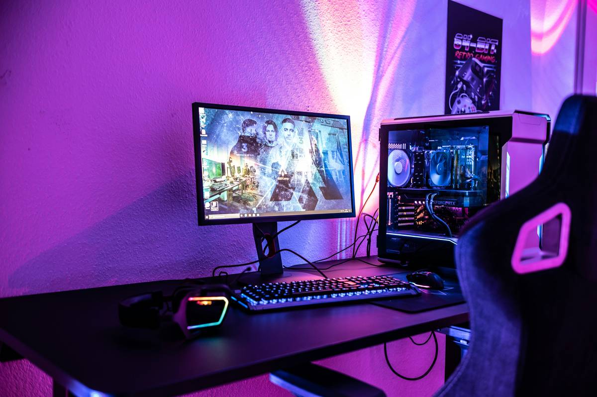 How to Design the Perfect Gaming Room with Floating Bed Setup